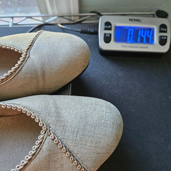 Munro American Soft Gold Iridescent Womens Ballet Flats Slip on Size 7 Shoes - Picture 14 of 15